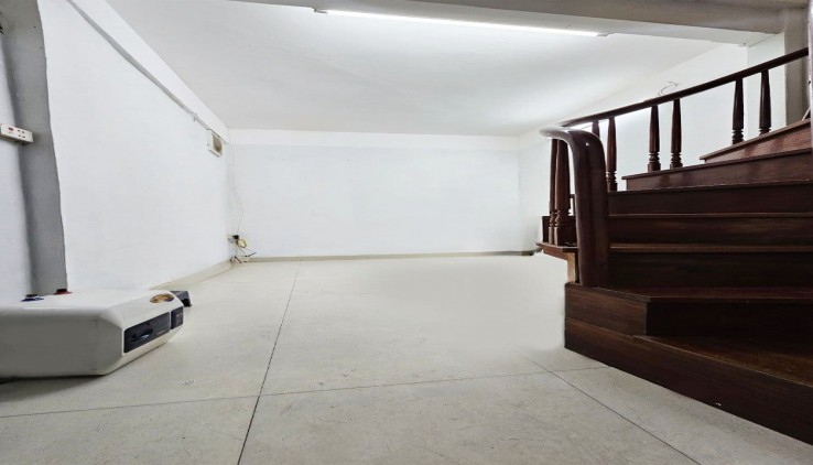 CHO THUÊ NHÀ PHỐ BÀ TRIỆU  3 TẦNG, 28M2, 2 NGỦ, GIÁ 7 TRIỆU/THÁNG - GĐ, NHÓM NHỎ ÍT NGƯỜI,